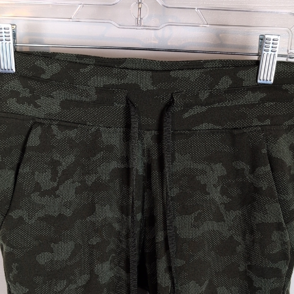 Lululemon Ready to Rulu Jogger - Picture 2 of 11